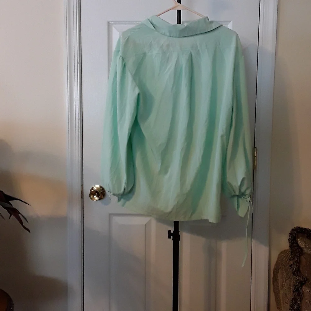 Tops - Picture 2 of 2